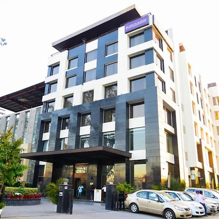 Best Western Premier Almeida Zirakpur Exterior photo