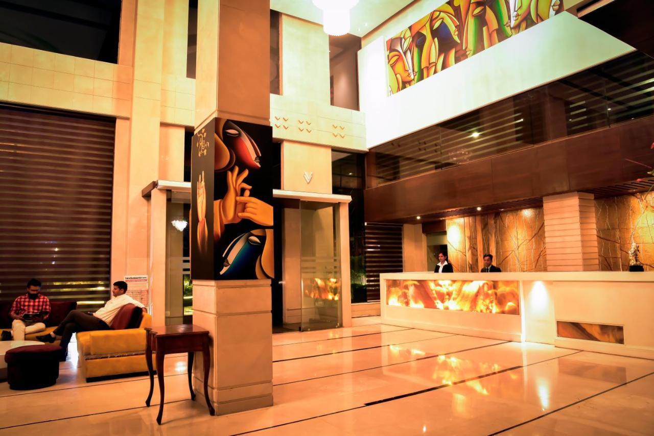 Best Western Premier Almeida Zirakpur Exterior photo