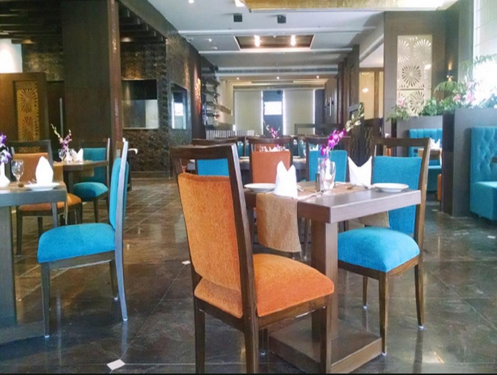 Best Western Premier Almeida Zirakpur Exterior photo