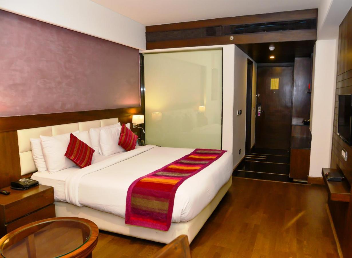 Best Western Premier Almeida Zirakpur Exterior photo