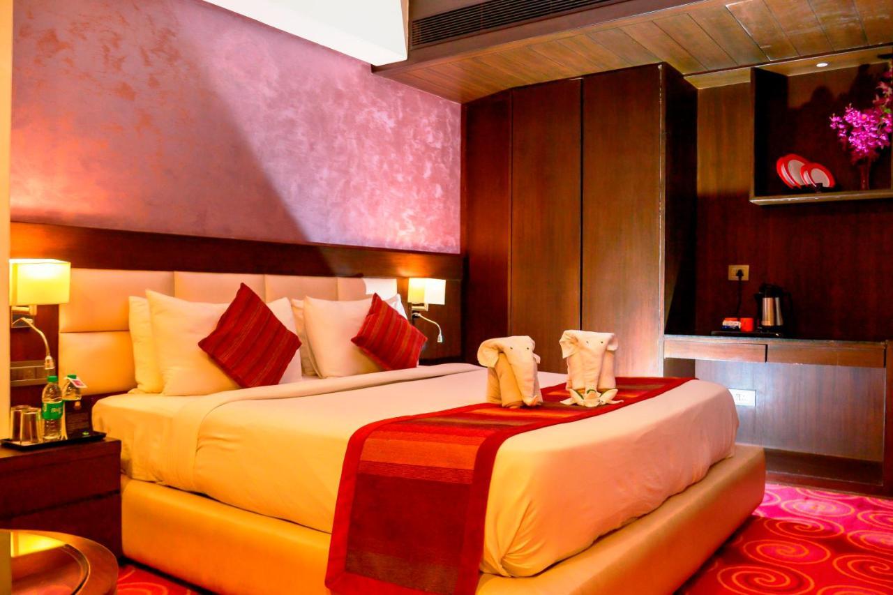 Best Western Premier Almeida Zirakpur Exterior photo