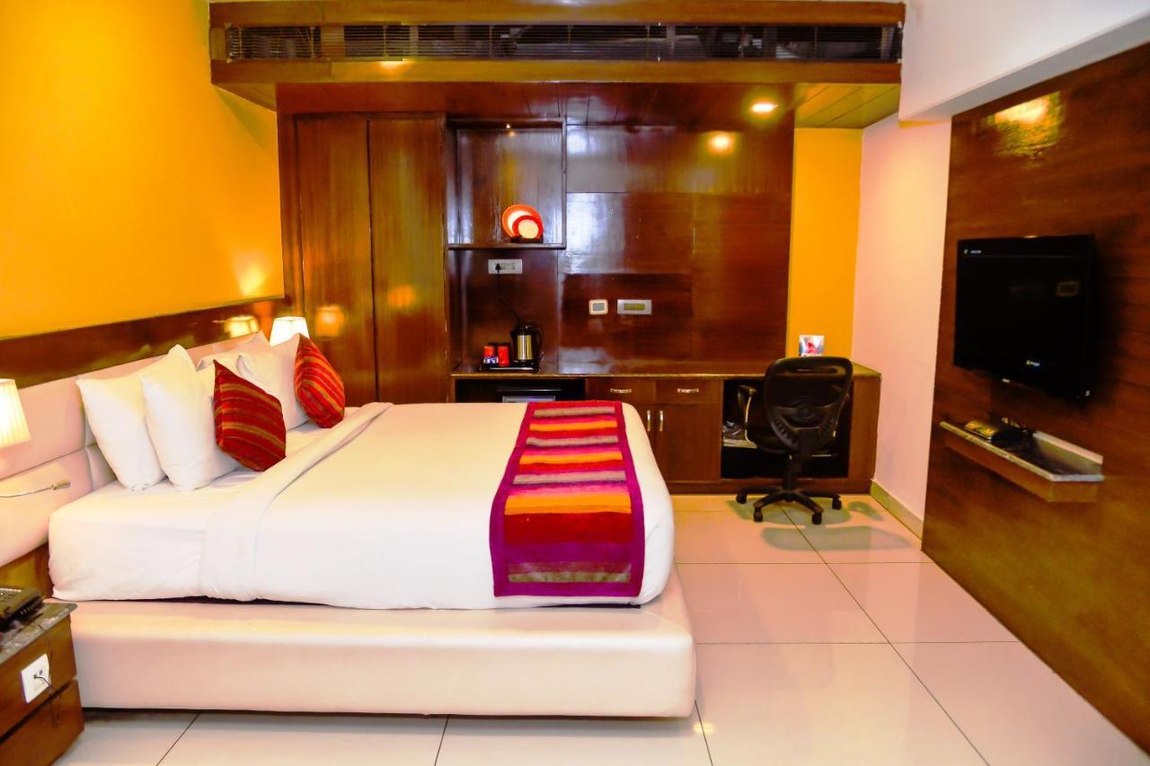 Best Western Premier Almeida Zirakpur Exterior photo