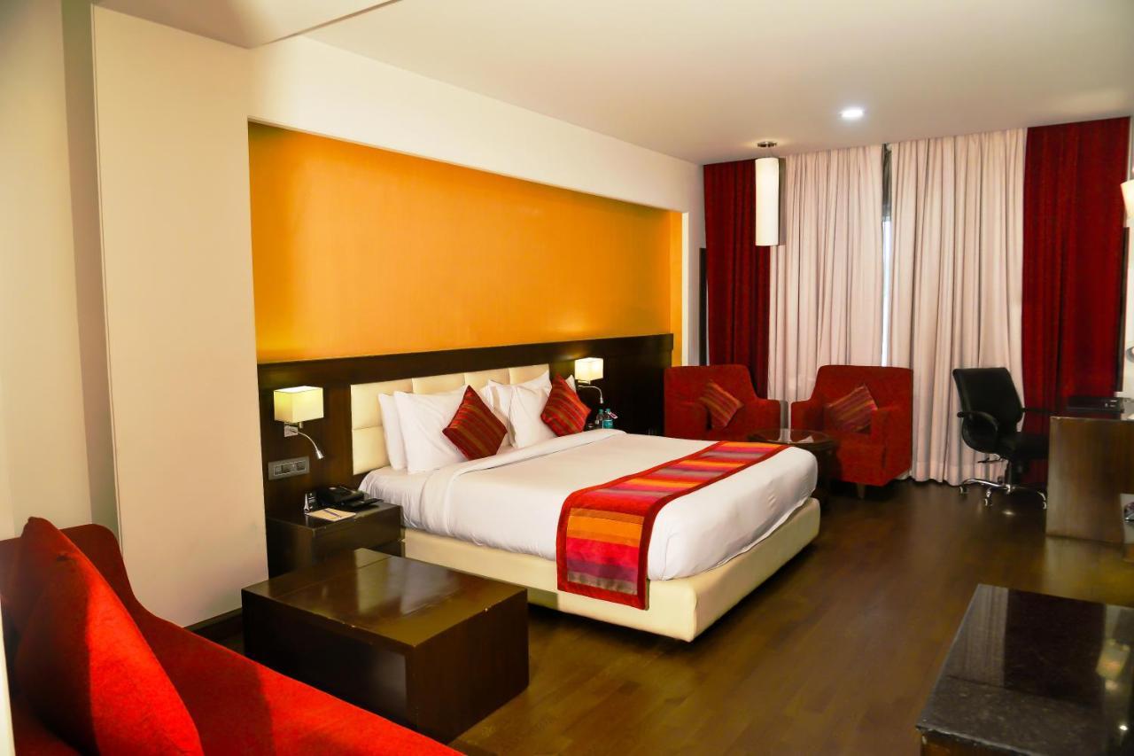 Best Western Premier Almeida Zirakpur Exterior photo