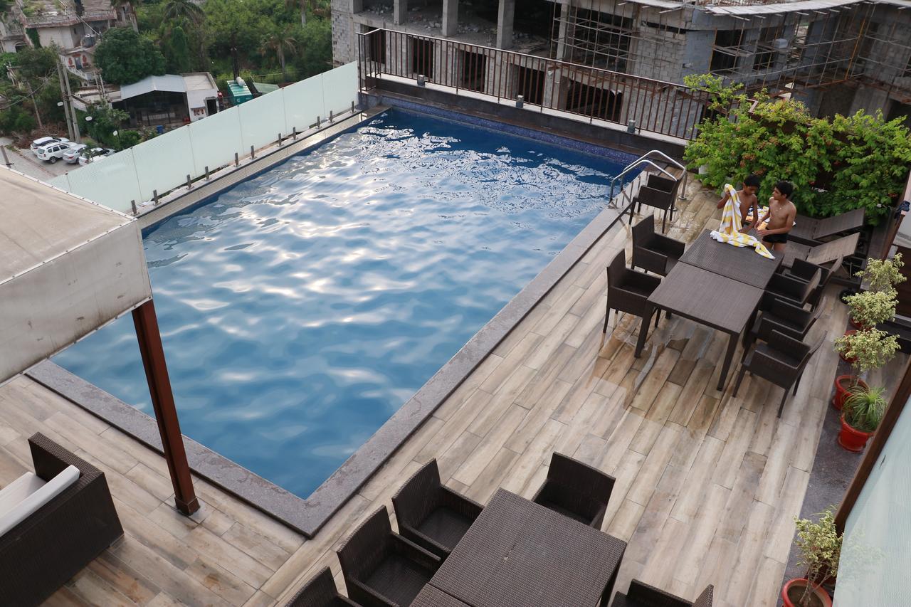 Best Western Premier Almeida Zirakpur Exterior photo