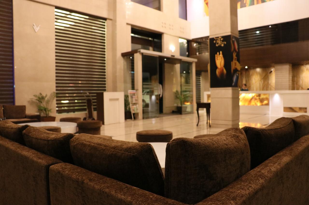 Best Western Premier Almeida Zirakpur Exterior photo