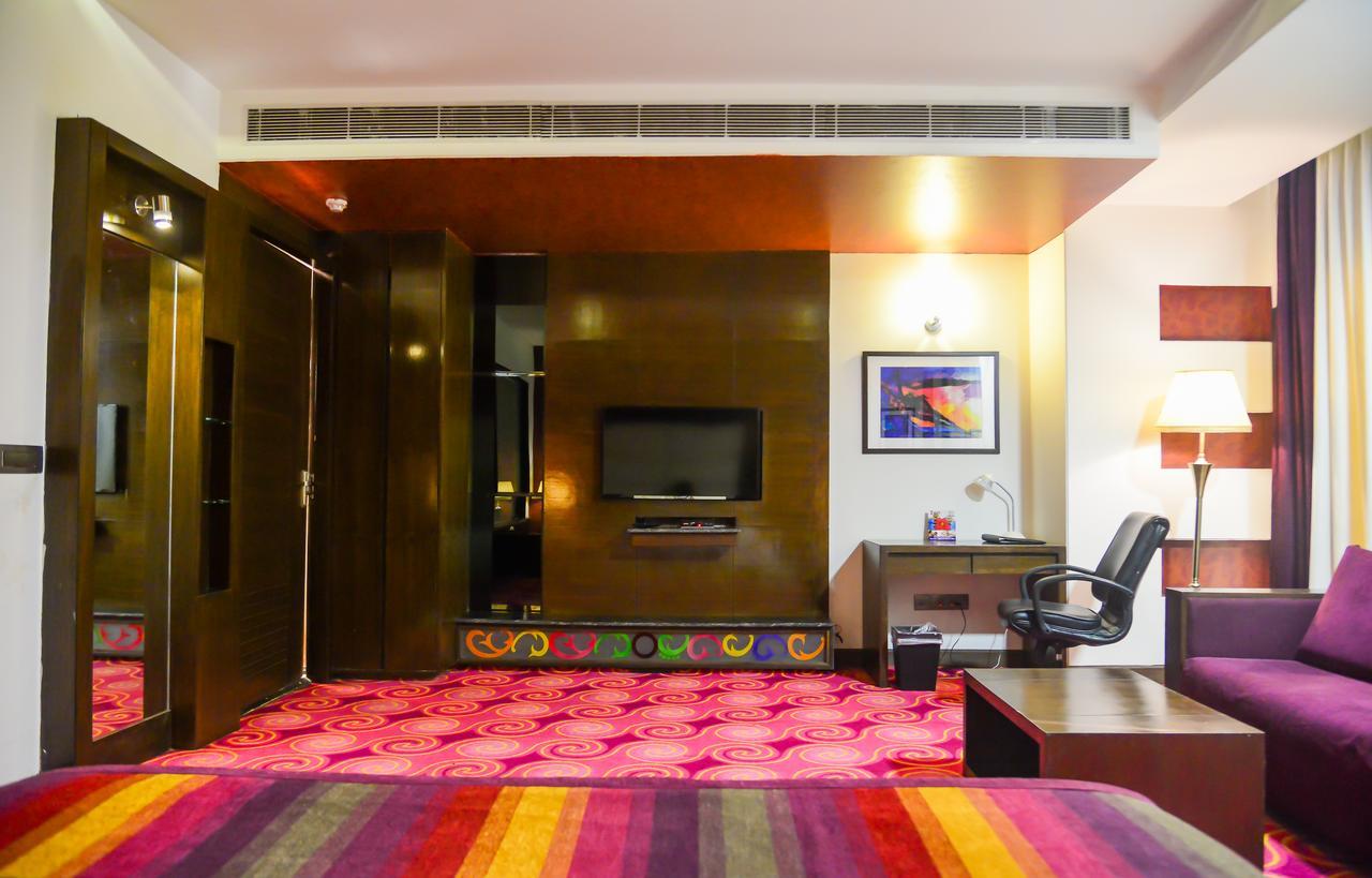 Best Western Premier Almeida Zirakpur Exterior photo