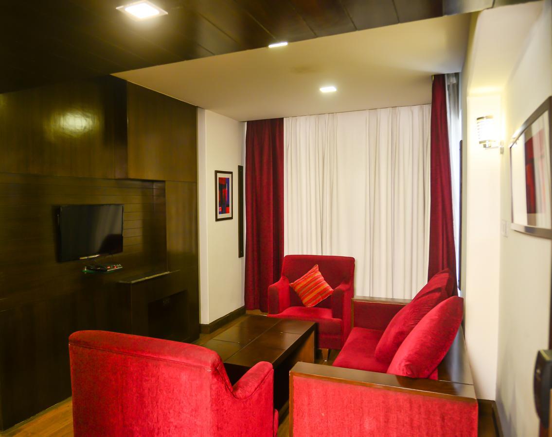 Best Western Premier Almeida Zirakpur Exterior photo